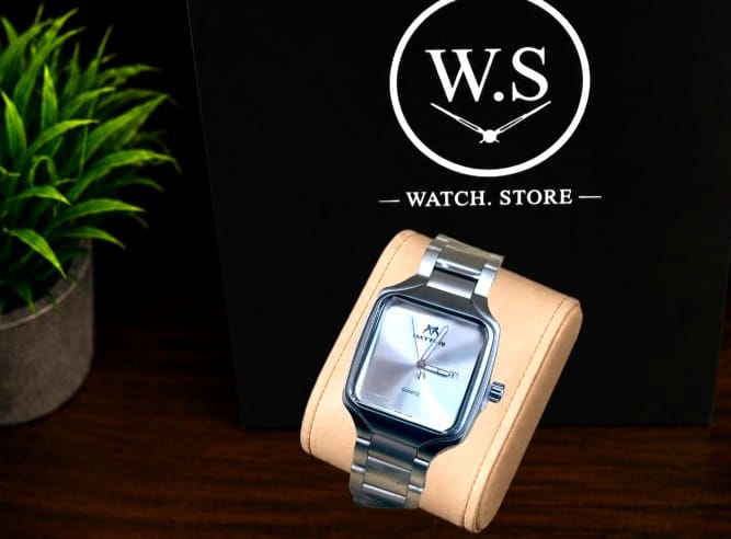 MATTURI Square Dial watch